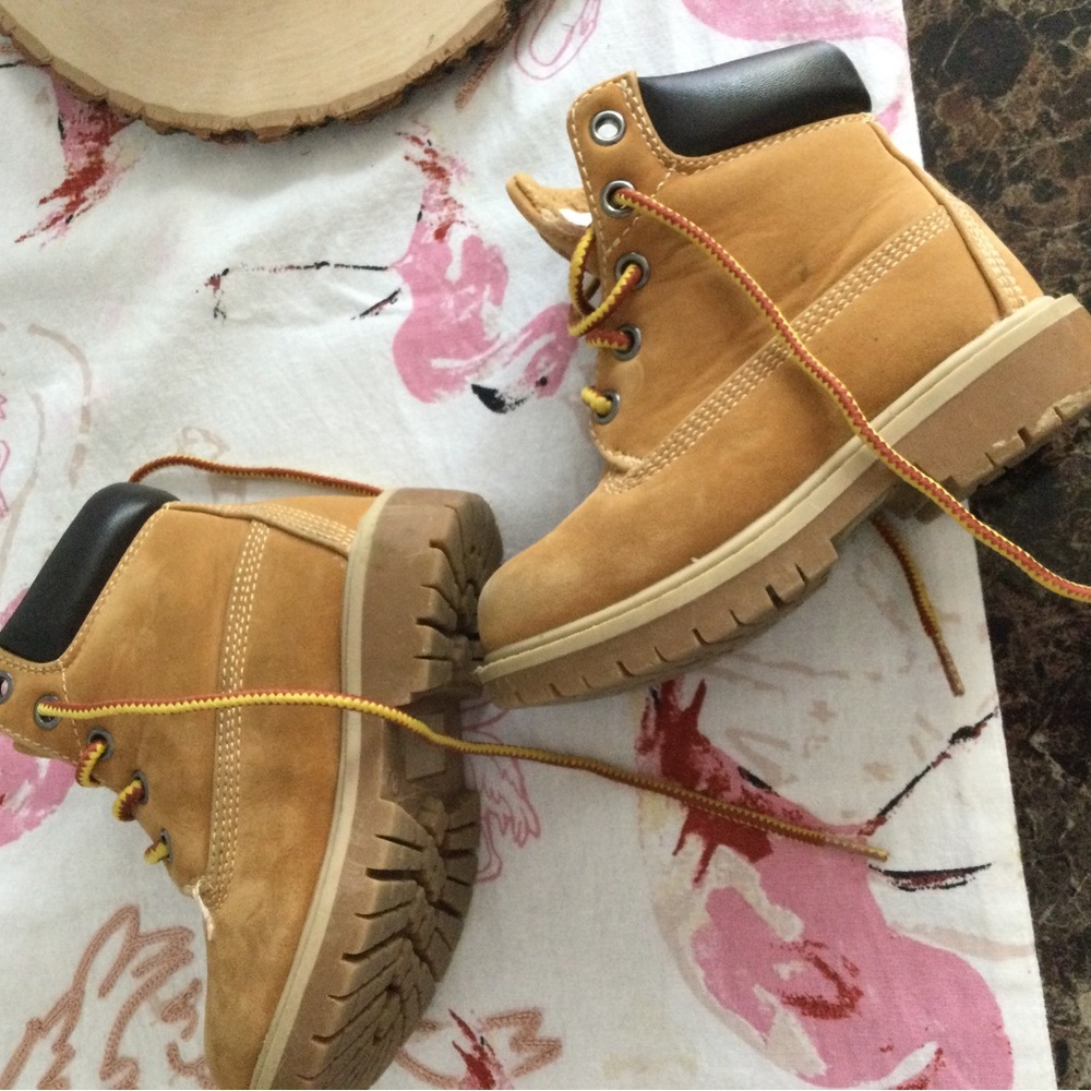 Boots - Picture 4 of 4